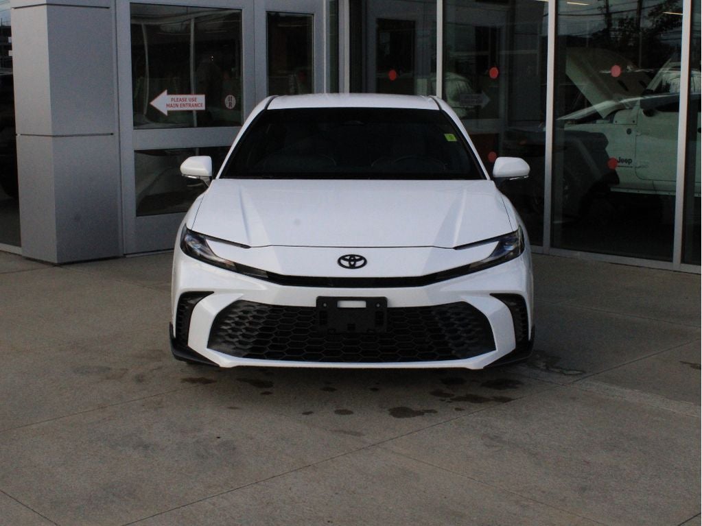 2025 Toyota Camry Hybrid SE