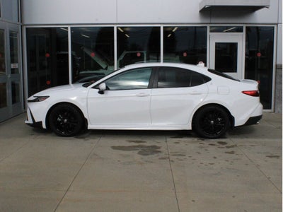 2025 Toyota Camry Hybrid SE
