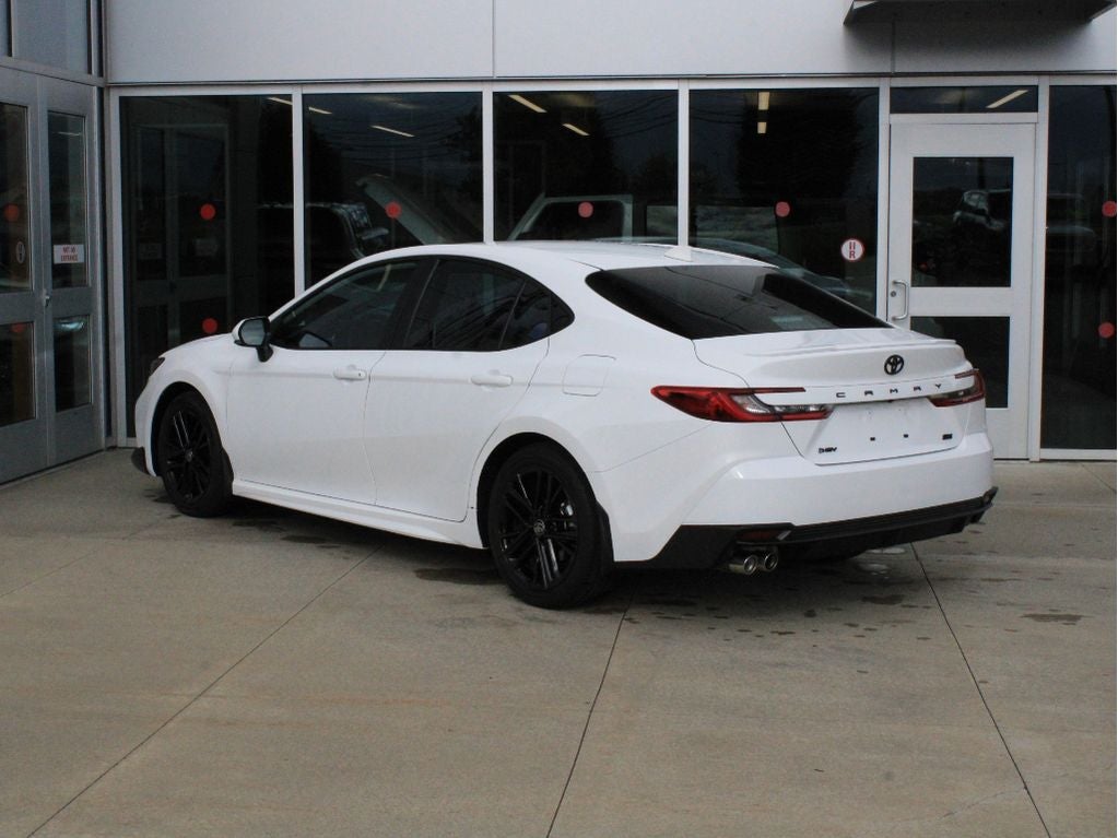 2025 Toyota Camry Hybrid SE