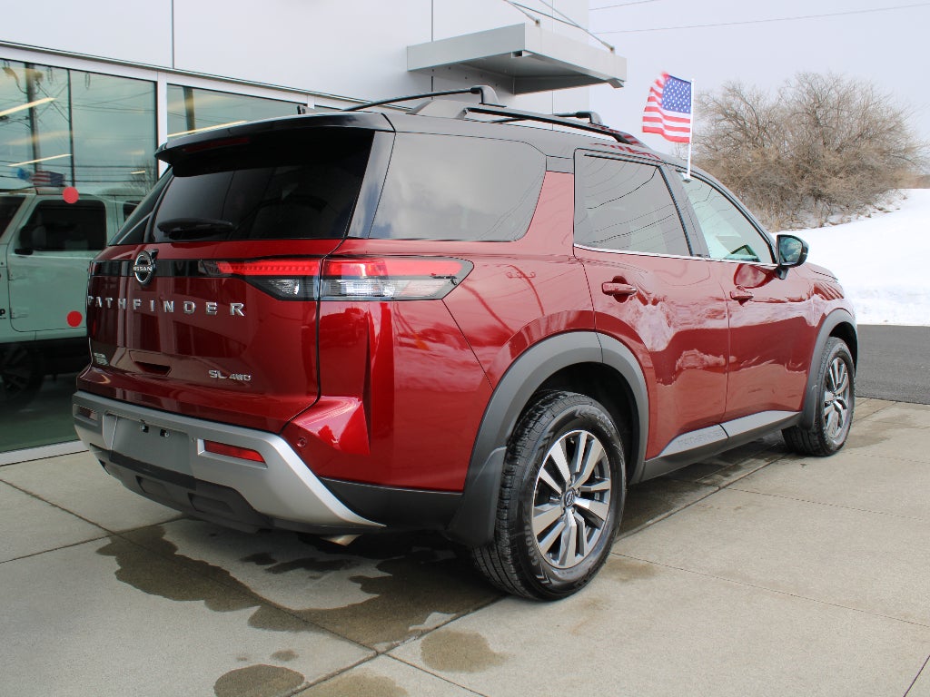 2023 Nissan Pathfinder SL