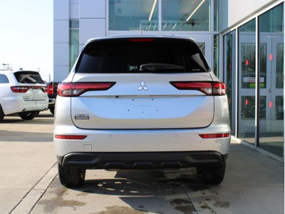 2022 Mitsubishi Outlander ES