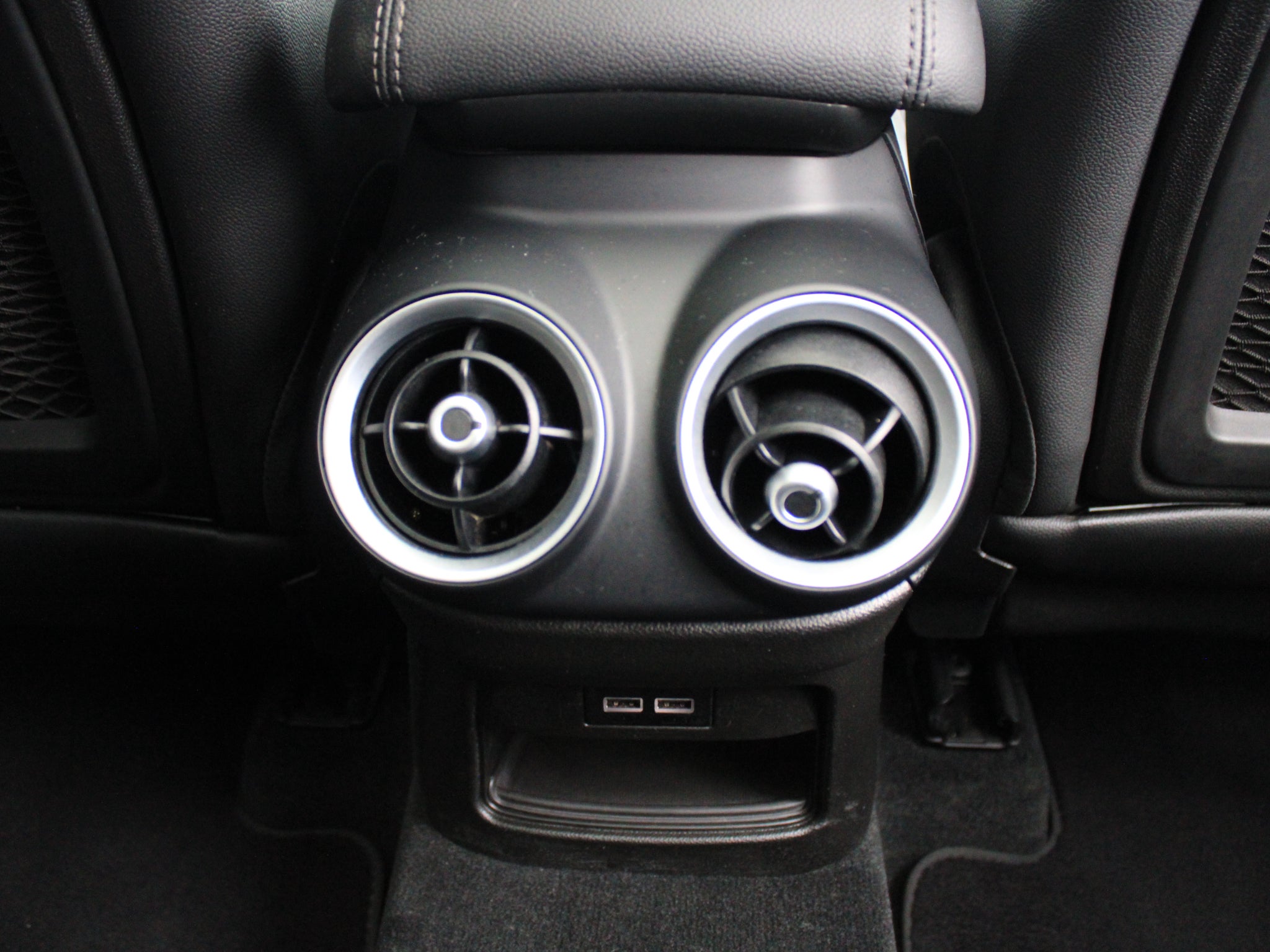 2019 Alfa Romeo Stelvio Base